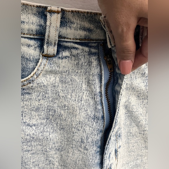 Vintage Jordache Distressed Acid Wash Denim Women Shorts sz 12 - Picture 3 of 10